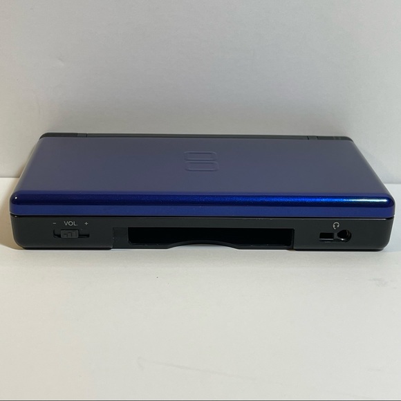 (BUNDLE) Nintendo DS Lite in Blue With 4 Games & Accessories - Picture 8 of 16